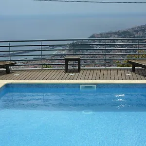 https://choupana-house-private-pool-bay-view.madeira-islandshotels.com